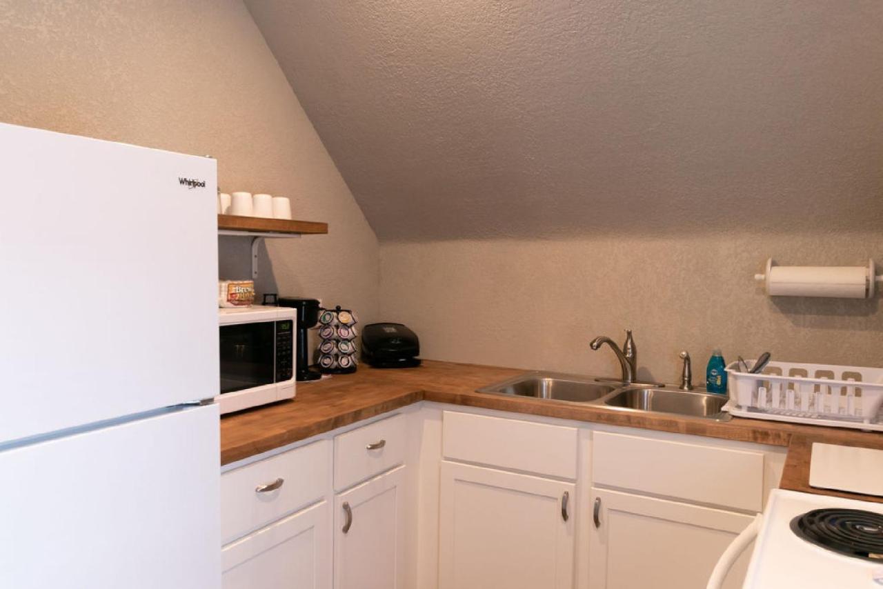 Spacious Rustic Downtown Market St 1 Bedroom Apt, Sleeps Up To 5, Steps To Honeywell & Eagles Theatre Wabash Esterno foto