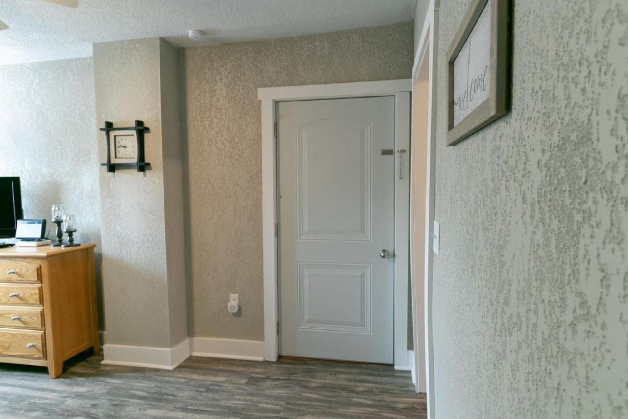 Spacious Rustic Downtown Market St 1 Bedroom Apt, Sleeps Up To 5, Steps To Honeywell & Eagles Theatre Wabash Esterno foto
