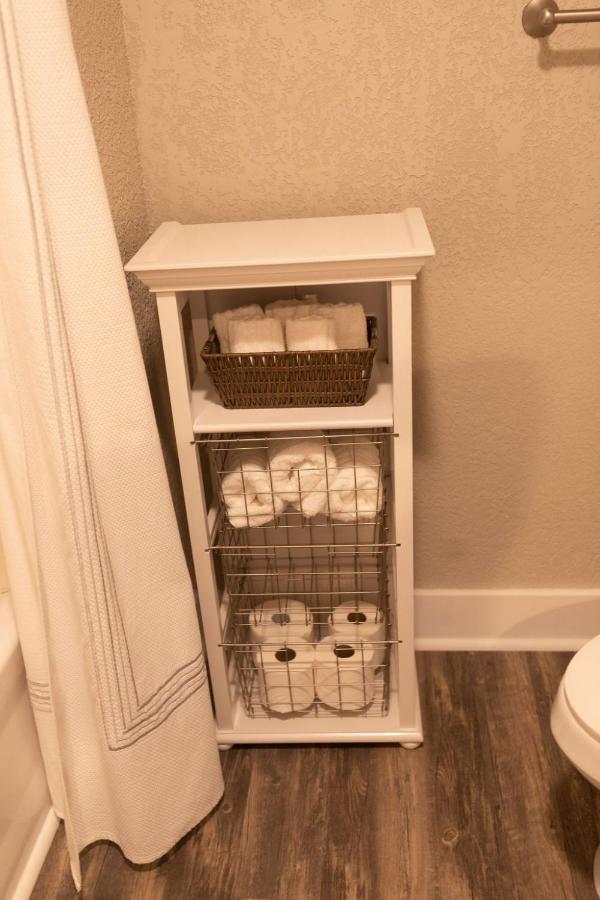 Spacious Rustic Downtown Market St 1 Bedroom Apt, Sleeps Up To 5, Steps To Honeywell & Eagles Theatre Wabash Esterno foto