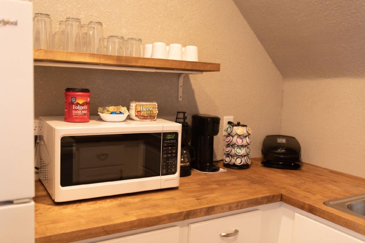 Spacious Rustic Downtown Market St 1 Bedroom Apt, Sleeps Up To 5, Steps To Honeywell & Eagles Theatre Wabash Esterno foto