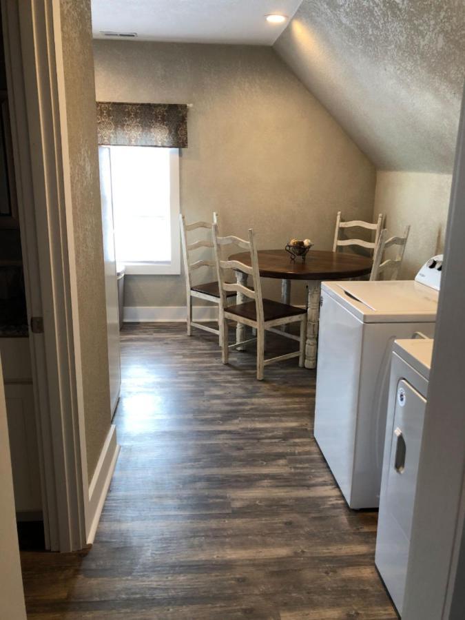 Spacious Rustic Downtown Market St 1 Bedroom Apt, Sleeps Up To 5, Steps To Honeywell & Eagles Theatre Wabash Esterno foto