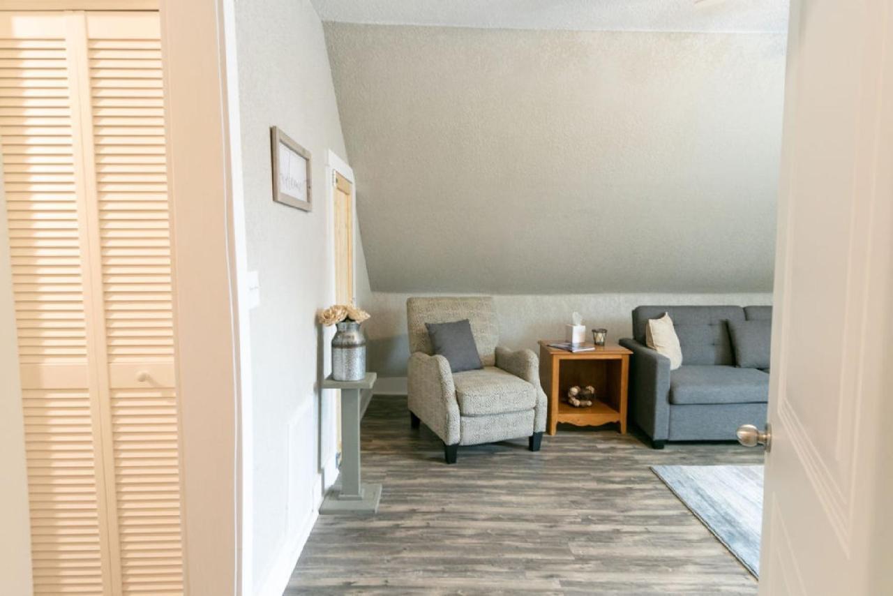 Spacious Rustic Downtown Market St 1 Bedroom Apt, Sleeps Up To 5, Steps To Honeywell & Eagles Theatre Wabash Esterno foto