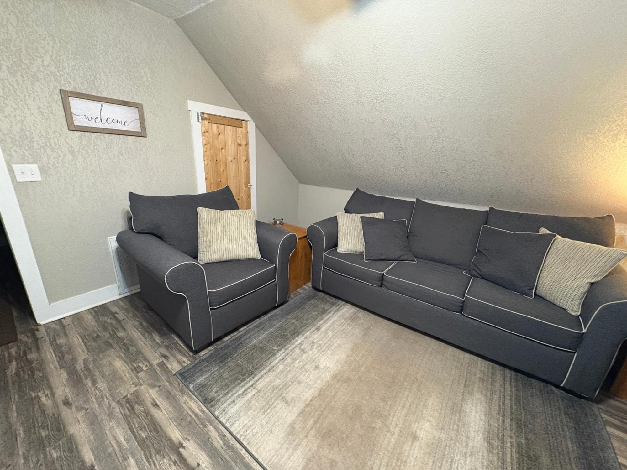 Spacious Rustic Downtown Market St 1 Bedroom Apt, Sleeps Up To 5, Steps To Honeywell & Eagles Theatre Wabash Esterno foto